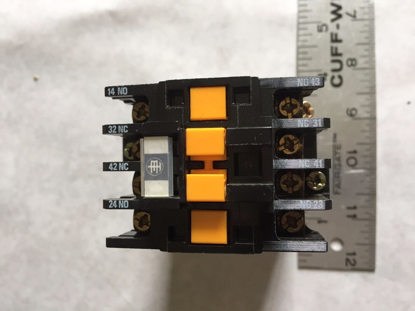 New Telemecanique Ca2-Dn-222 Control Relay, 48V Coil,Lx4 D09,Bm
