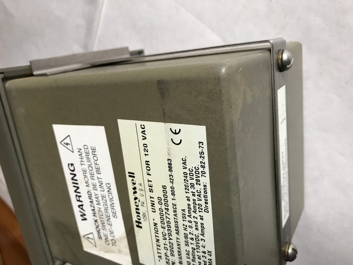 Honeywell 9782P-01-Vc-E0000-00 Temperature Controller 120/240Vac 50/60Hz 15Va,Sh