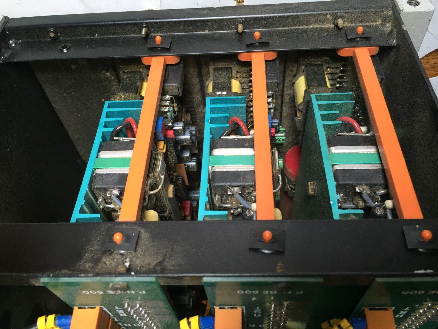 Vickers Aze R3/E,El.Ge Aze-Cc4q,P.N.Be600,120.04.32B Servo Drive,Aze-Cc4q,Bk