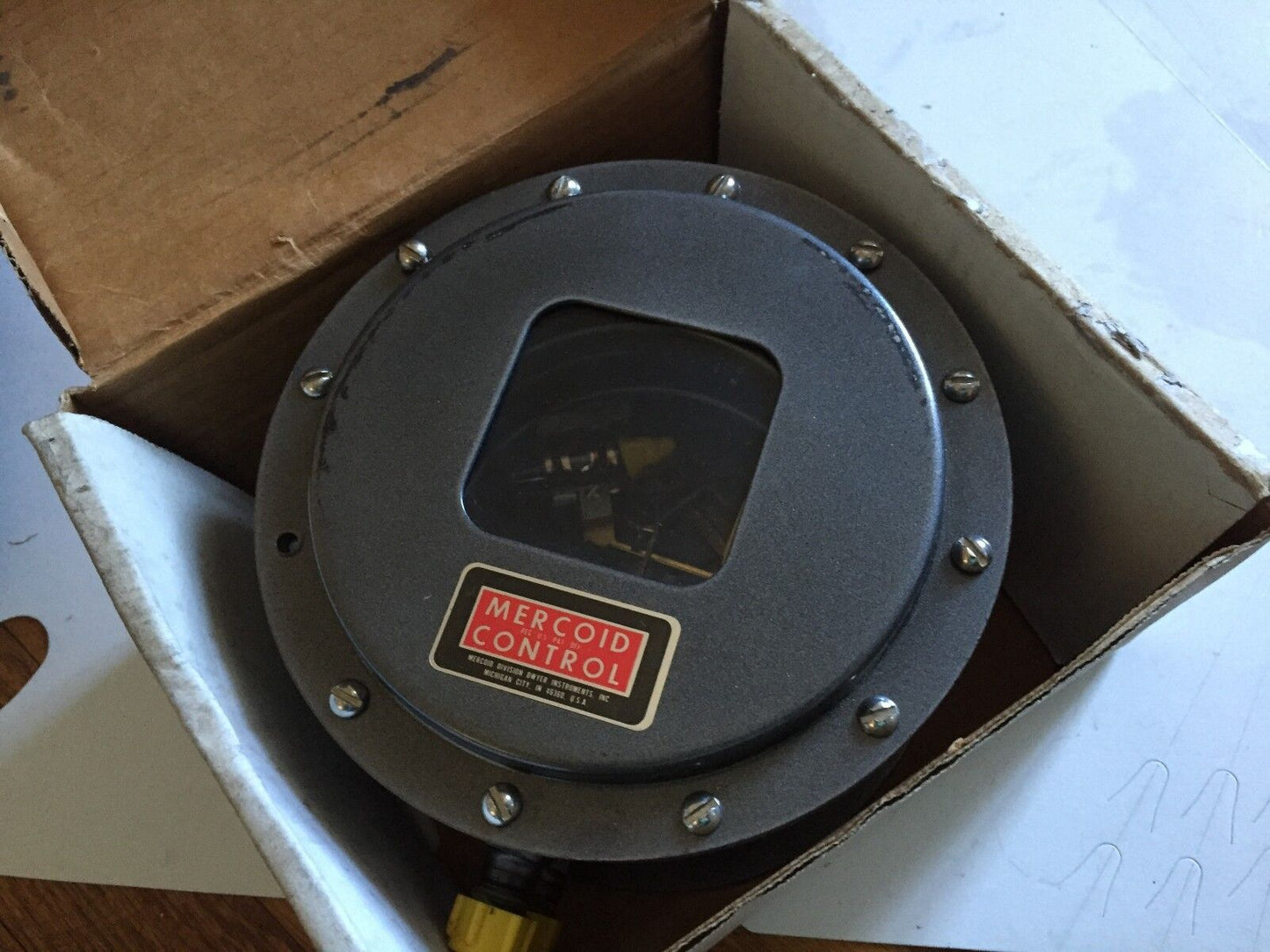 New Dwyer  Bbw-523-3-8S Pressure Switch Differential Dual Tubes,Bb