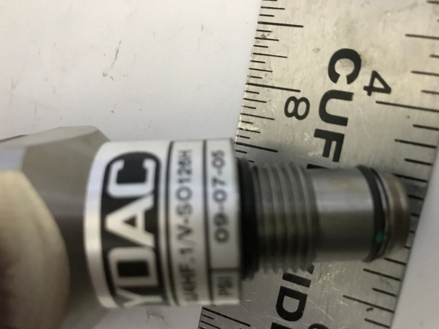New Hydac B2210j4hf-1/V-So126h Hydraulic Clog Indicator  02074500 Hycon,Em