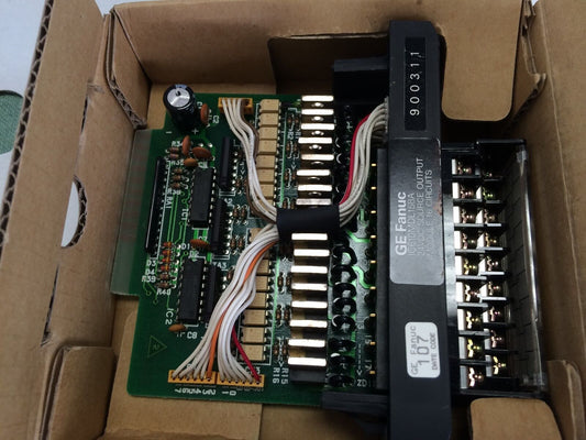 New Ge Fanuc Ic610mdl158a Output Module 24Vdc Srce Rem Term Blk W/Leds 16Pt,Bf