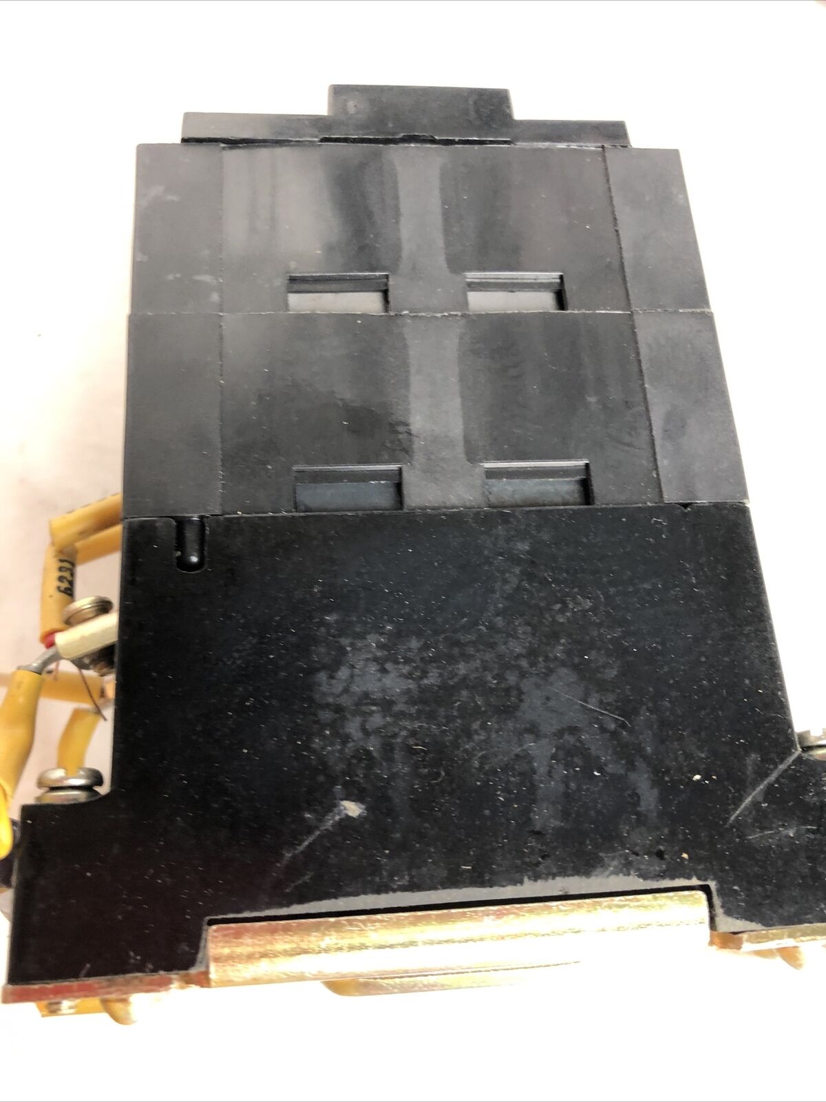 Allen Bradley 700-R320a1 Industrial Electrically Relay,Bul. 700  Type R,Ff