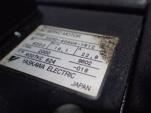 Yaskawa Electric Sgmd-40Awa0yr12 Ac Servo Motor 4000W 2000Rpm 22.8A,Bs