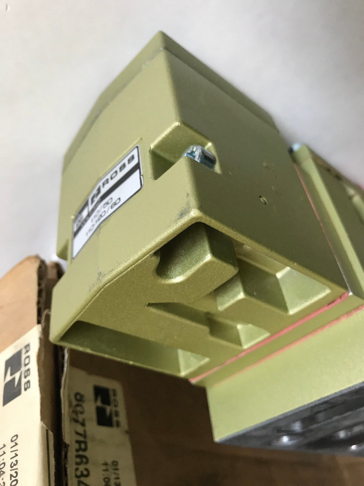 New Ross 8077B6341 Pneumatic Valve Sae 500, 115 Vac  Nib Ne2-1,110/50,Es