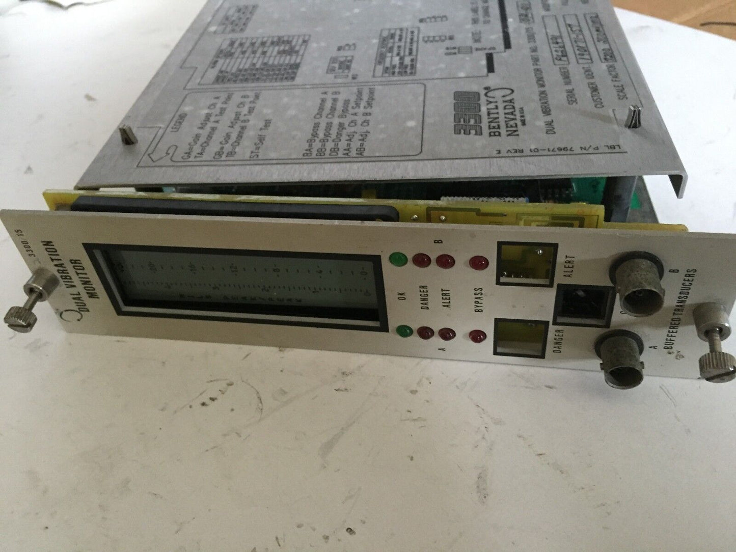 Bently Nevada 3300/15-02-01-00-01-00-00,3300 Dual Vibration Monitor,3300/15,Fr