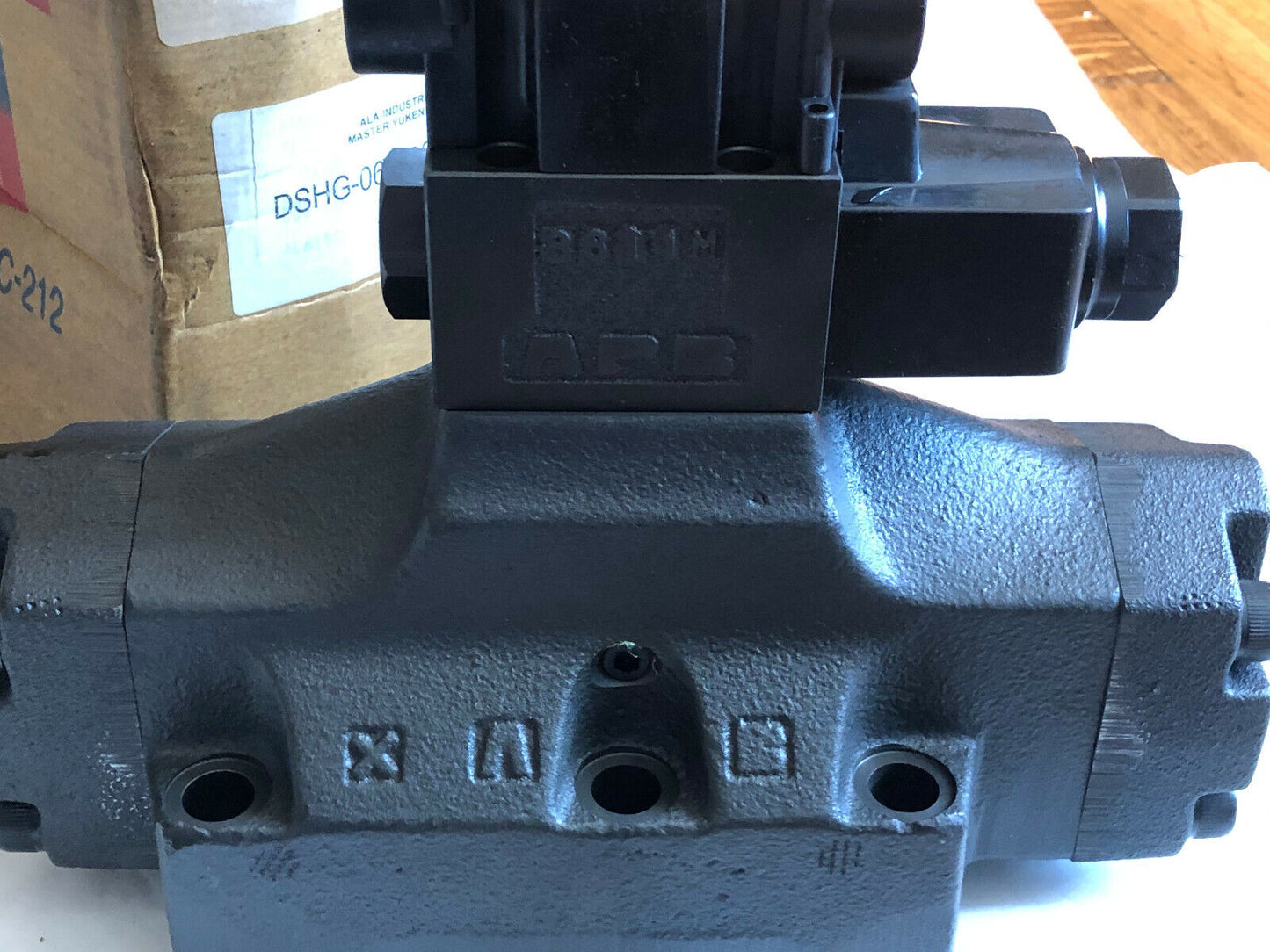 New Yuken Dshg-06-2B2-T-A100-53 Solenoid Hydraulic Valve,8611M,Dg