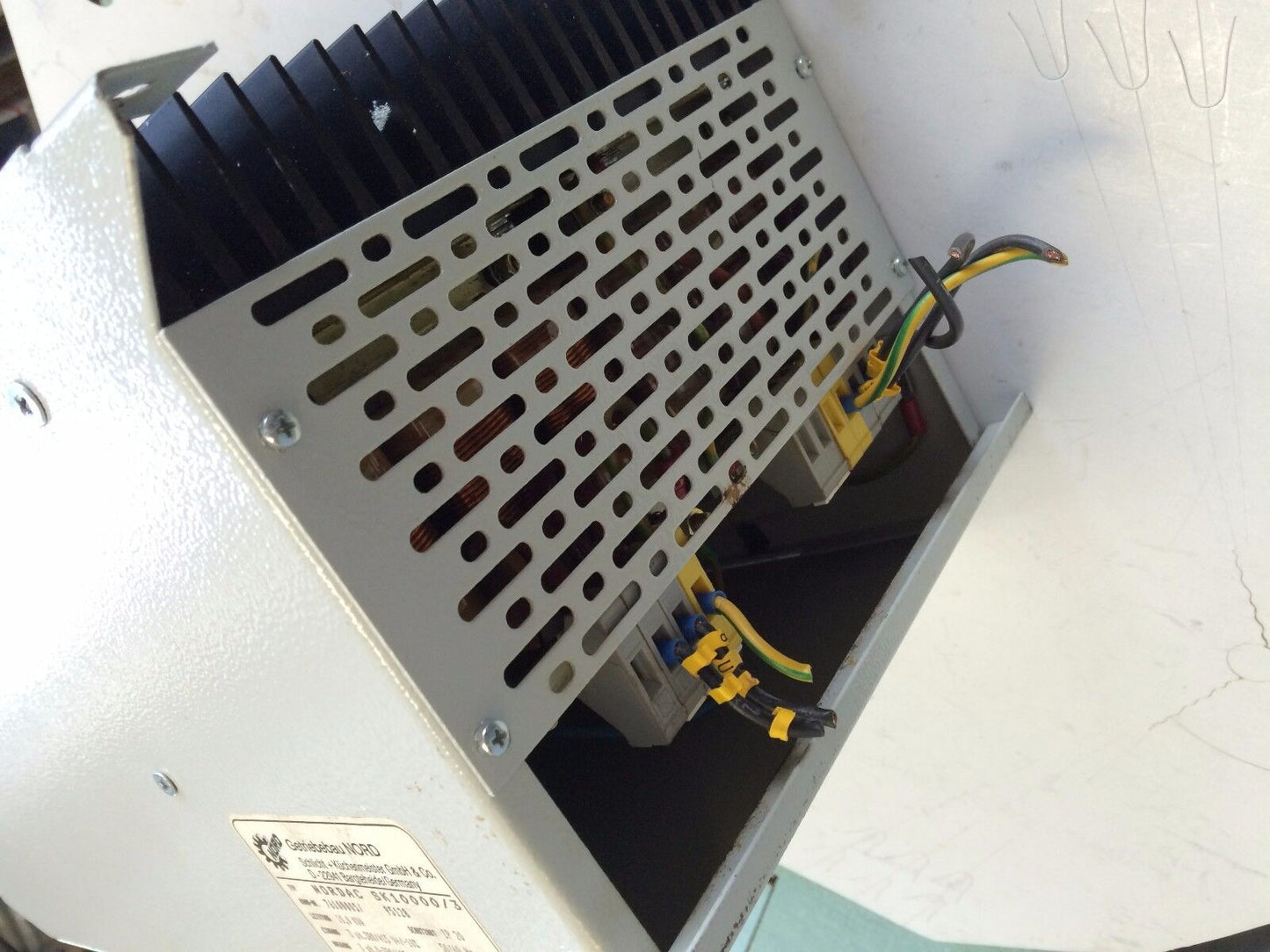 Getriebebau Nordac Sk10000/3 Ac Drive,3-Ph,0-380/415V,76100005, 16.0A,Ez