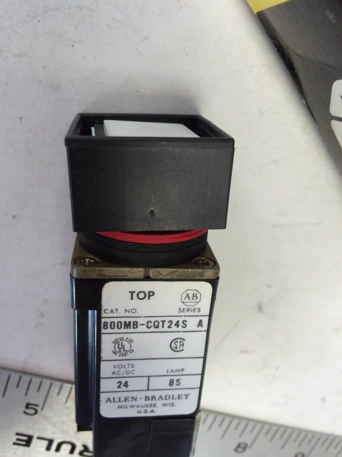 New Allen Bradley 800Mb-Cqt24s,800M-Xas ,Push Pilot 300V 10 A, 800Mb-Cqt24gs,Cw