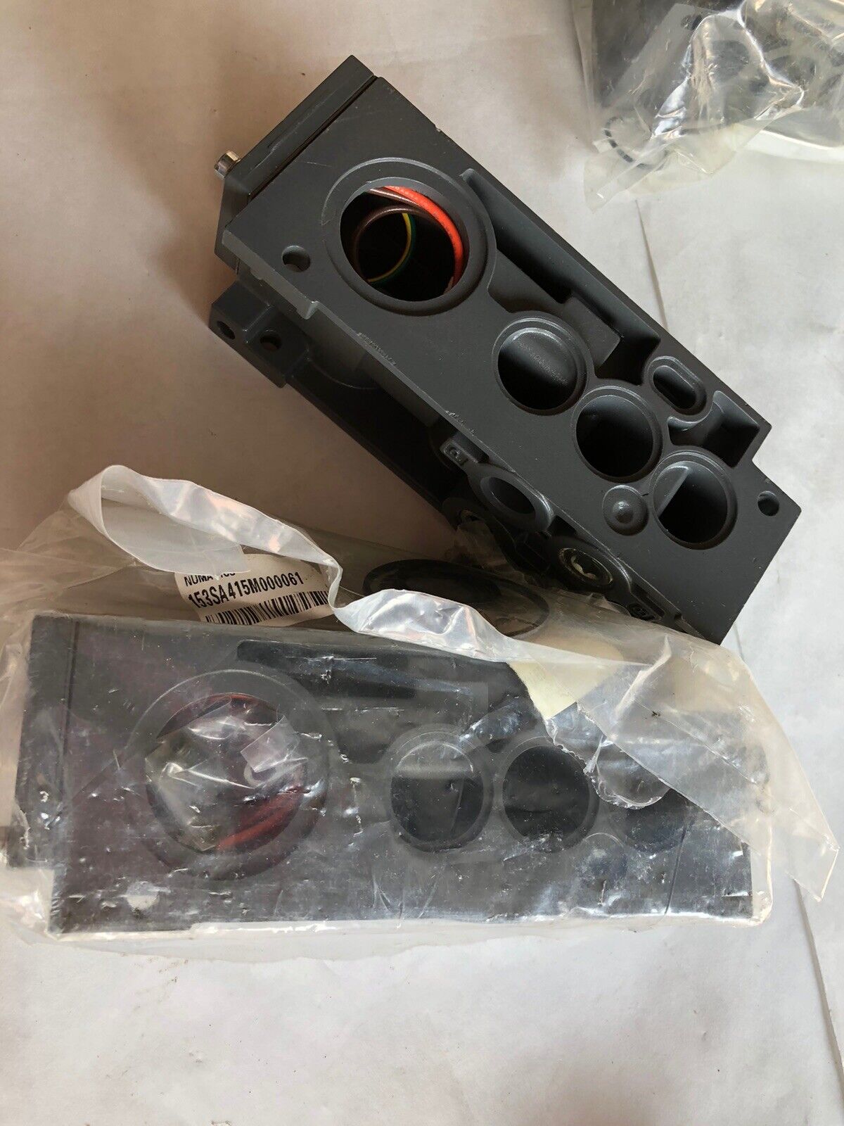 New Lot 2 Numatics 153Sa415m000061 Pneumatic Solenoid Valve Manifold Hh-4,Az