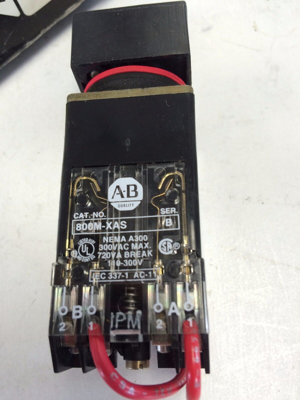 New Allen Bradley 800Mb-Cqt24s,800M-Xas ,Push Pilot 300V 10 A, 800Mb-Cqt24gs,Cw