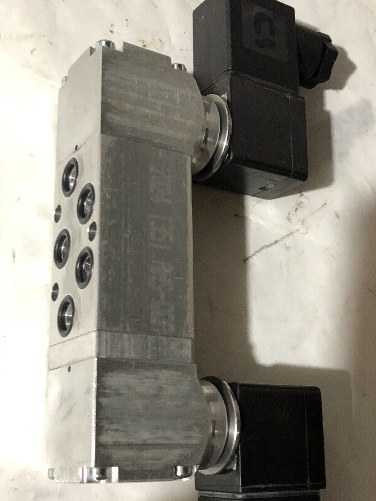 Versa Kxx-4333-Hc-3-D024 4Way Pneumatic Directional Valve Kxx-4333-Hc-3-D 024,Tn
