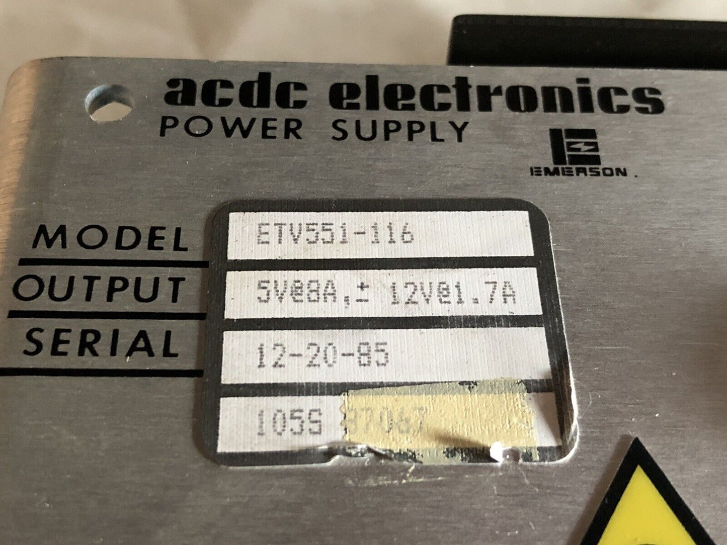 Acdc Etv551-116 Power Supply Ip 100/117/200V Op:5/12V 8/1.7Amp ,Az