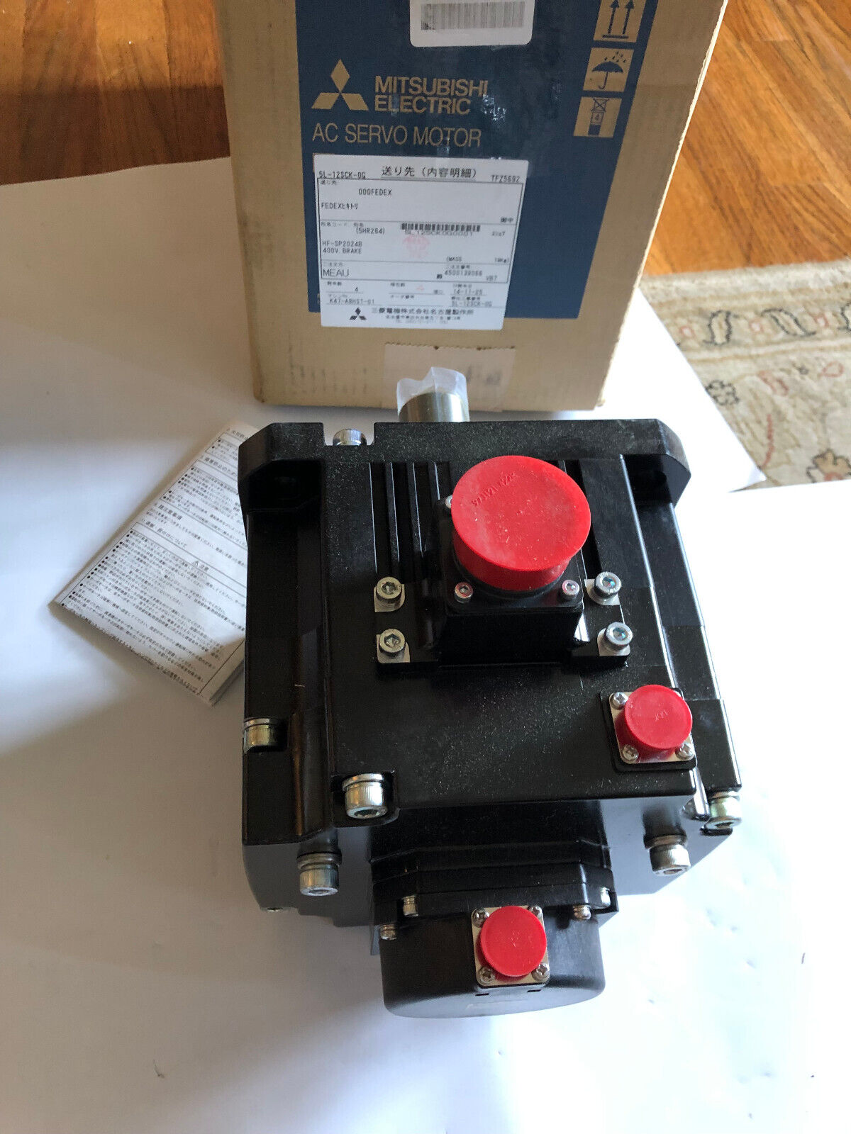New Mitsubishi Hf-Sp2024b Ac Servo Motor. 3Ac 281V 5A 2Kw,2000 R/Min,5.0A.Am
