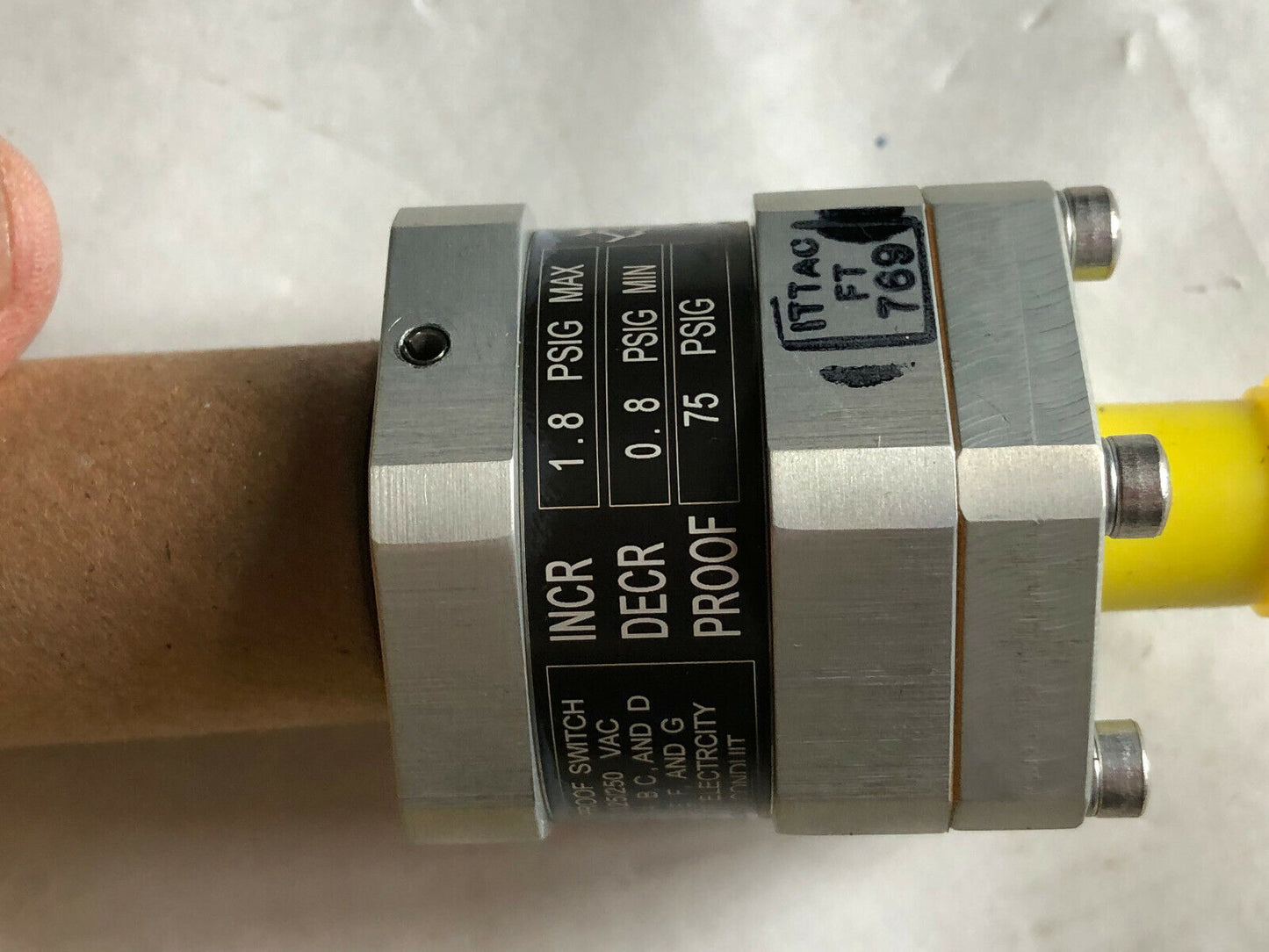 New Itt Neo-Dyn 115P1s3869 3Q13 Pressure Switch,75 Psig,Mfr 98087,1/4" Npt,Dc