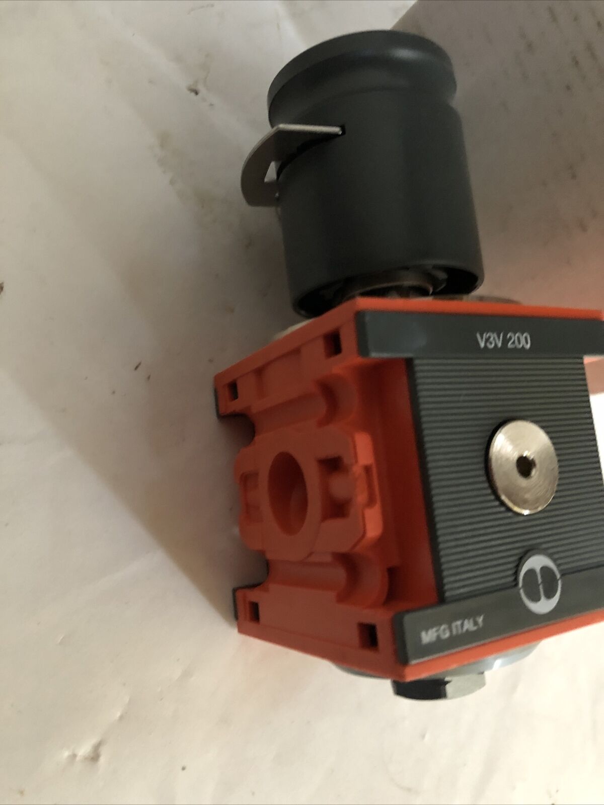 New Metal Work V3v 200, 3470001Ua Pneumatic Lockout Valve, Dg