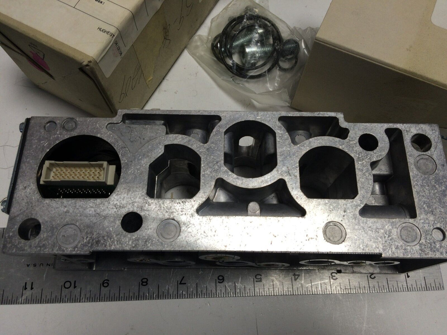 New Festo Vigi-04-D-3,18841 T702  123317  Pneumatic Valve,Festo Iso 3E,Ez