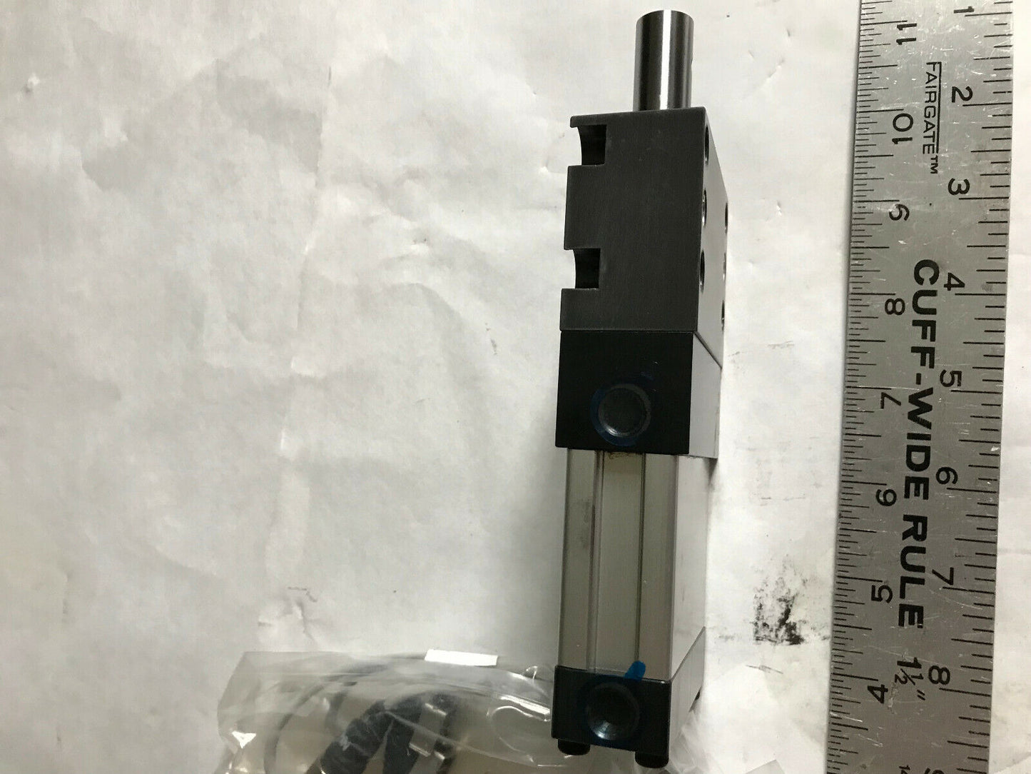 New Taiyo Parker Hlp-10F-32-25-M2 Locate Pin,Dc 10-30V,Ks211m,Sf