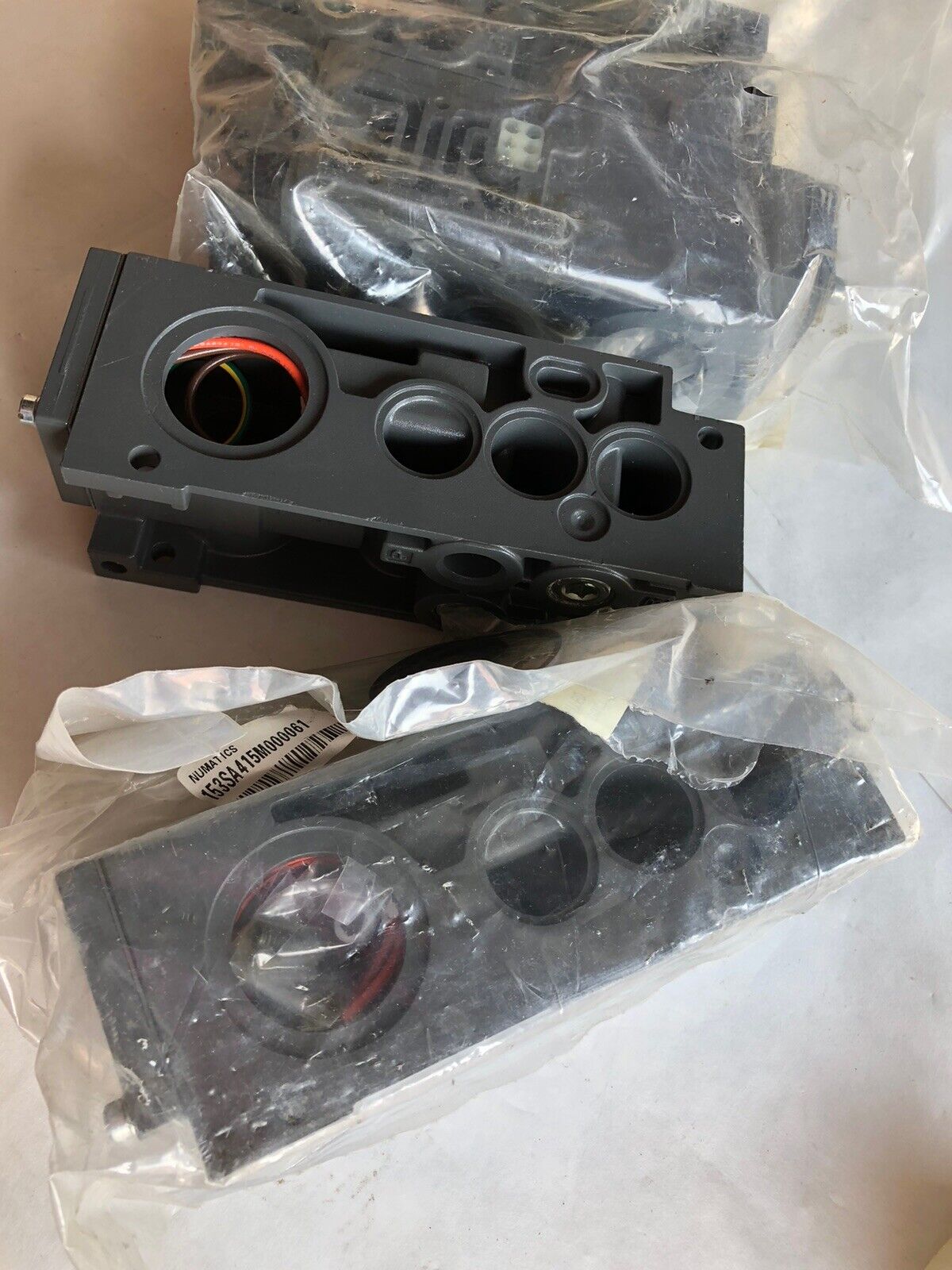 New Lot 2 Numatics 153Sa415m000061 Pneumatic Solenoid Valve Manifold Hh-4,Az