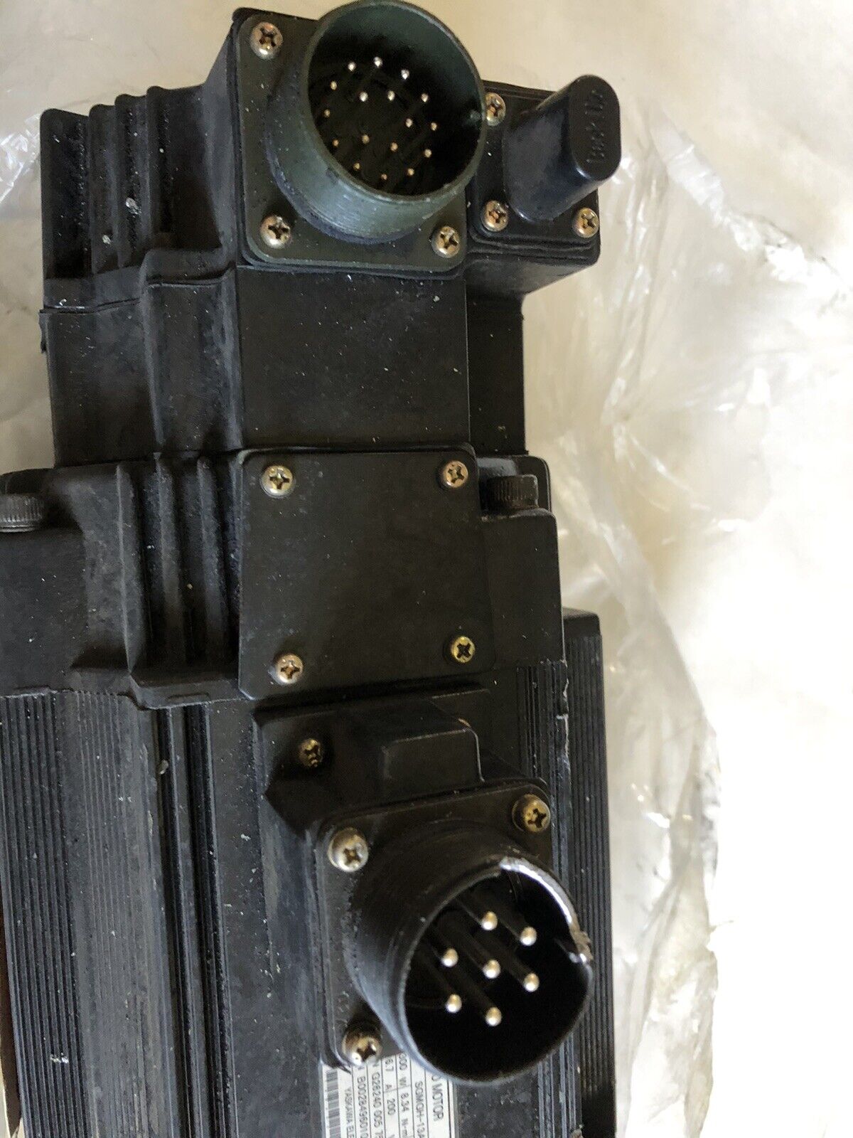 Yaskawa Sgmgh-13A2a-Yr62 Servo Motor,Rpm 1500Rpm,1300W,16.7A,Bt