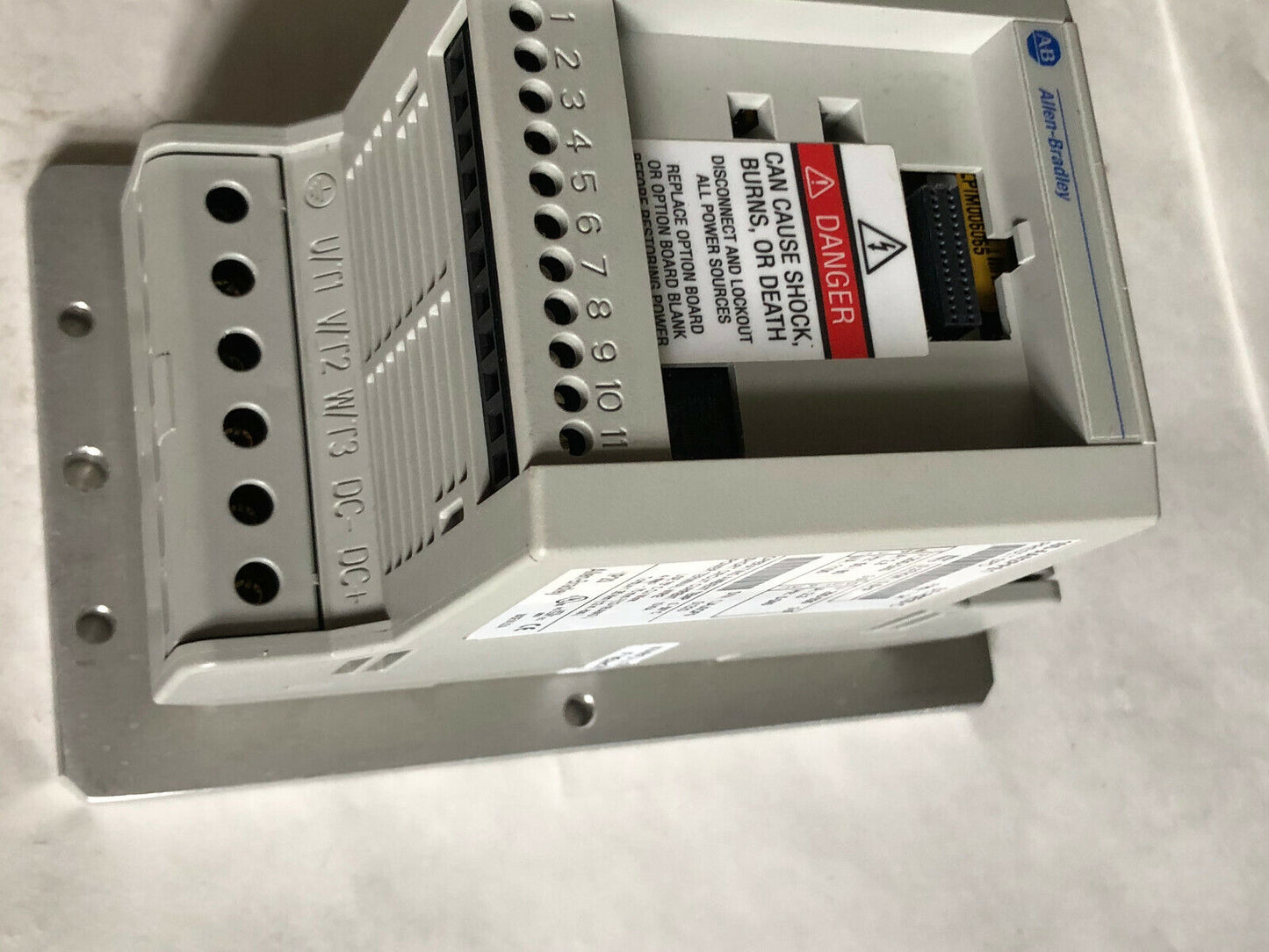 Allen Bradley Input 240V Output 2.3A Motor Rtg:.37Kw/.5Hp 160-Aa02pps1,Se