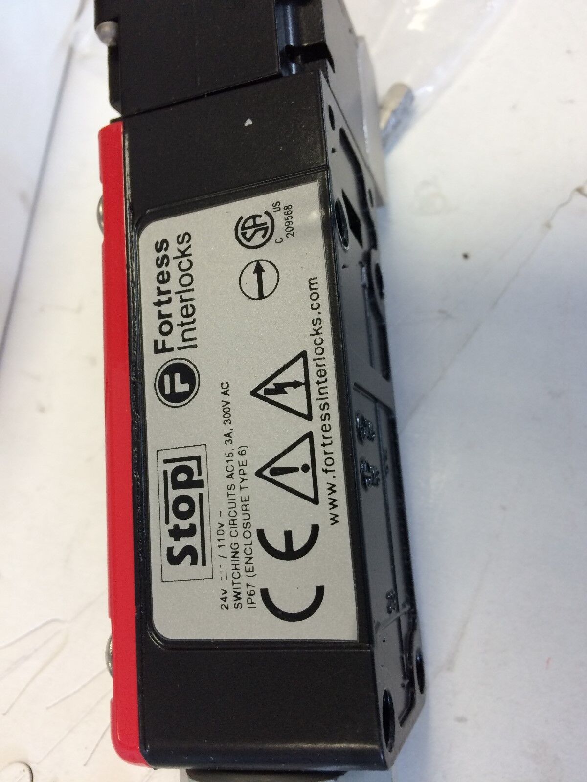 New Fortress Sbsstop110x001 Interlock Safety Switch,Cu