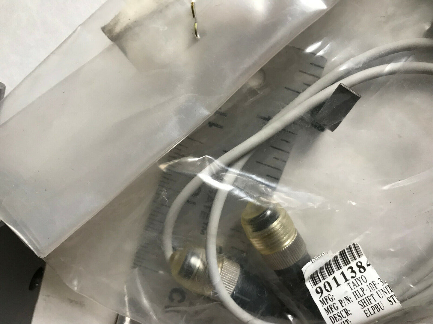 New Taiyo Parker Hlp-10F-32-25-M2 Locate Pin,Dc 10-30V,Ks211m,Sf