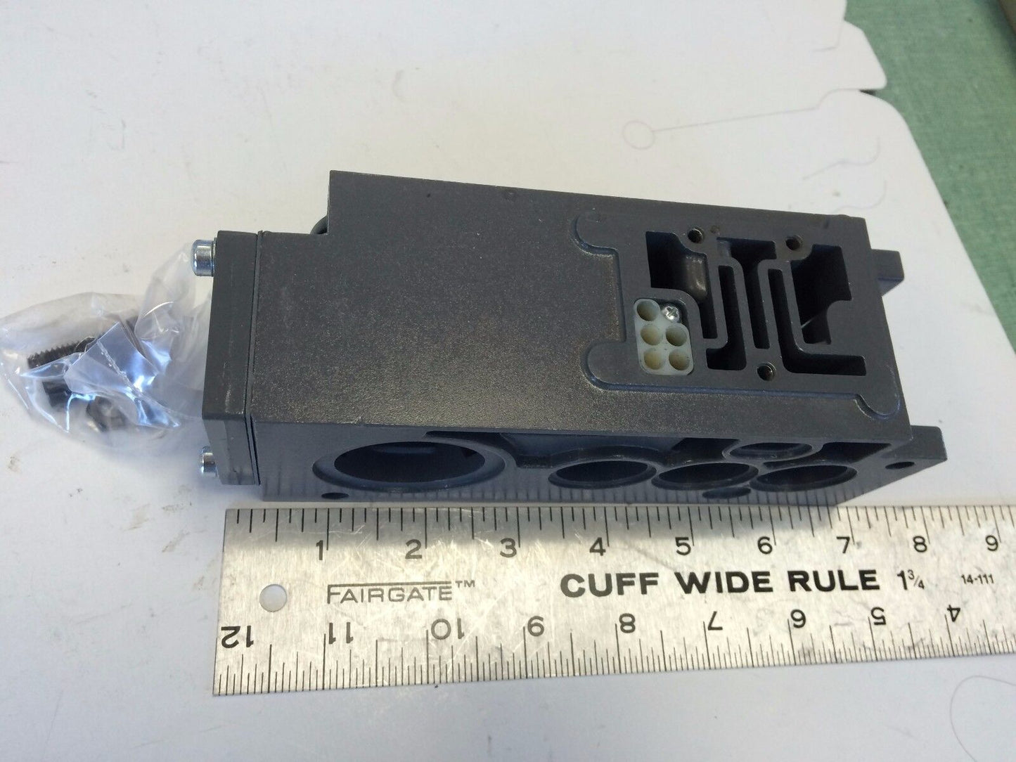 New Lot 2 Numatics 153Sa415m000061 Pneumatic Solenoid Valve Manifold Hh-4,Az