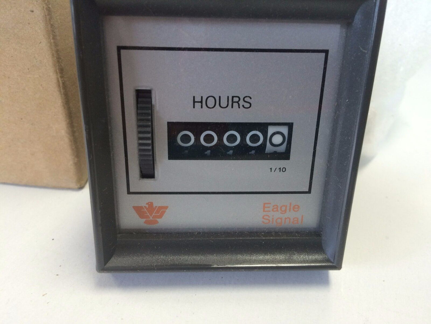 New Eagle Signal Hk510b6 Electric Time Totalizer; Panel Mtg.; 240Vac/60Hz,Cr