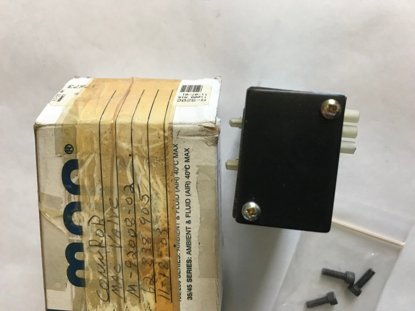 New Mac M92008-02 Pneumatic Manifold Valve M9200802,Es