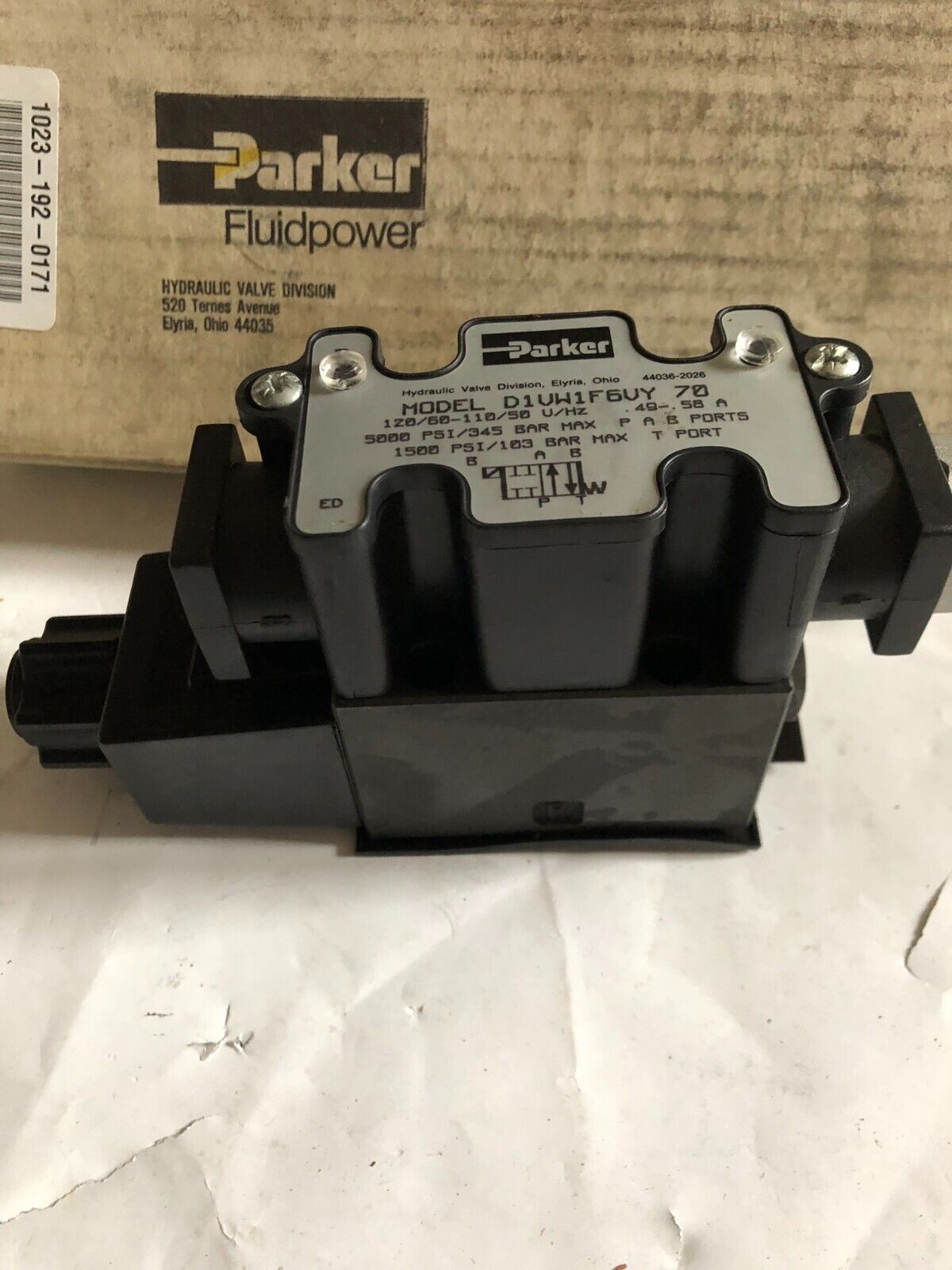 New Parker Hannifin D1vw1f6vy 70,D1vw1f6vy-70 Directional Control Valve,Bt