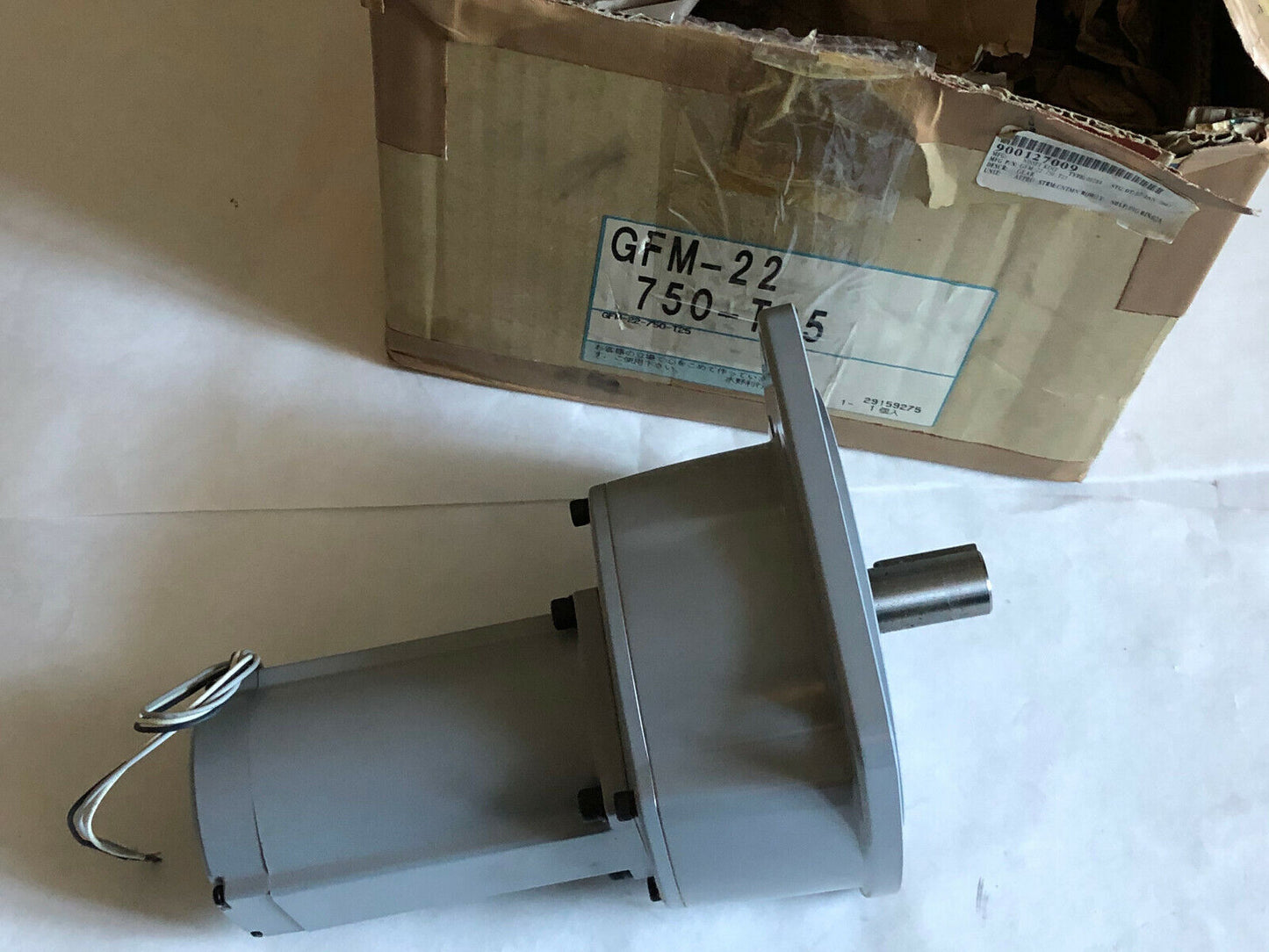 New Ctr Gfm-22-750-T25 3 Phase Induction Motor,25W 4P Ratio 750:1 Ratio,4P,Ek