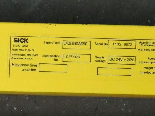 One Set Sick C40e-0901Ag300 Light Curtain Emitter & C40s-0901Aa300 Receiver,St