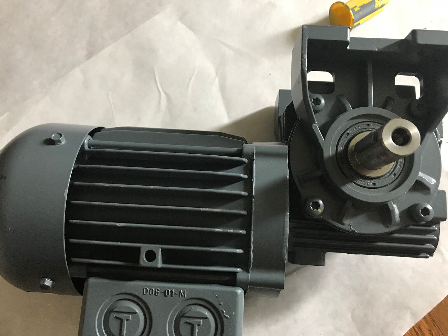 New Bauer Bs03-11U/D06la4 Electric Gear Motor 33:1 Ratio, .12 Kw 1936870-2,Ag