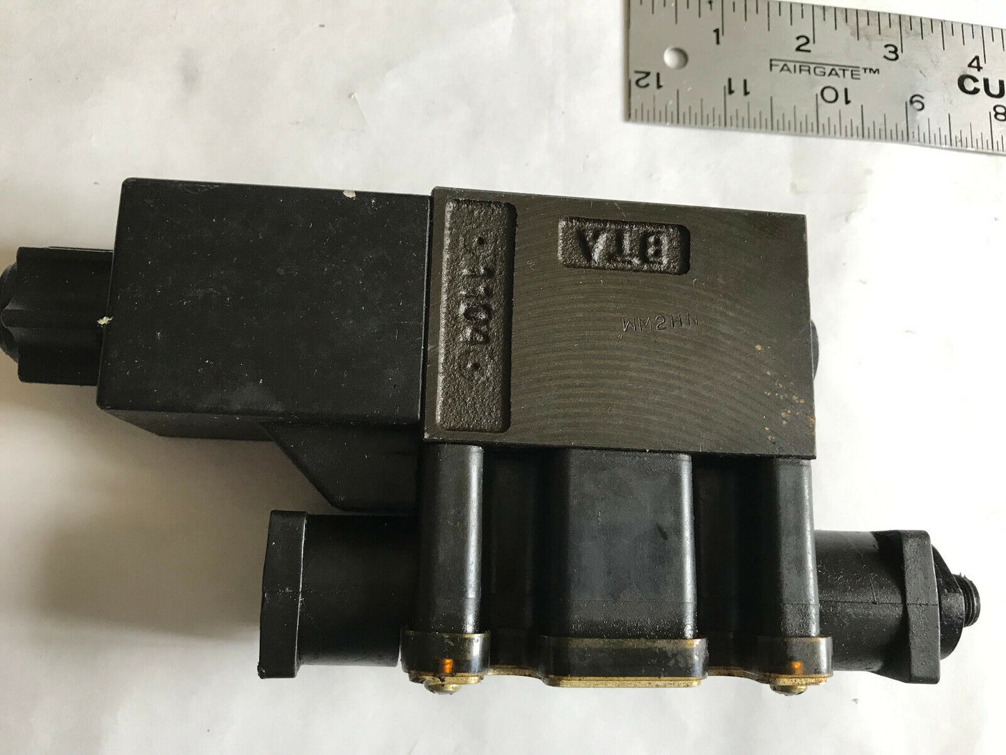 Parker D1vw2enjglv581xb755 Hydraulic Valve, 3000/1500 Psi ,Sm