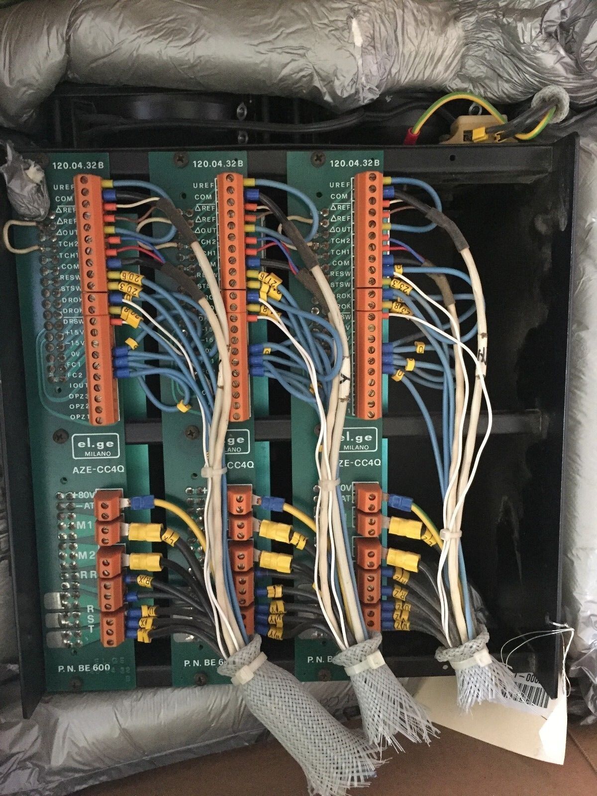 Vickers Aze R3/E,El.Ge Aze-Cc4q,P.N.Be600,120.04.32B Servo Drive,Aze-Cc4q,Bk