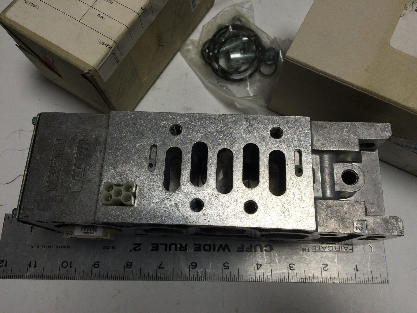 New Festo Vigi-04-D-3,18841 T702  123317  Pneumatic Valve,Festo Iso 3E,Ez