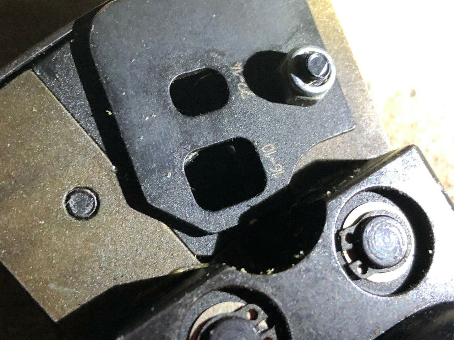 Molex At-200,19279-0001 Pneumatic Crimping Tool Head 16-10,22-14,At7000,Ao