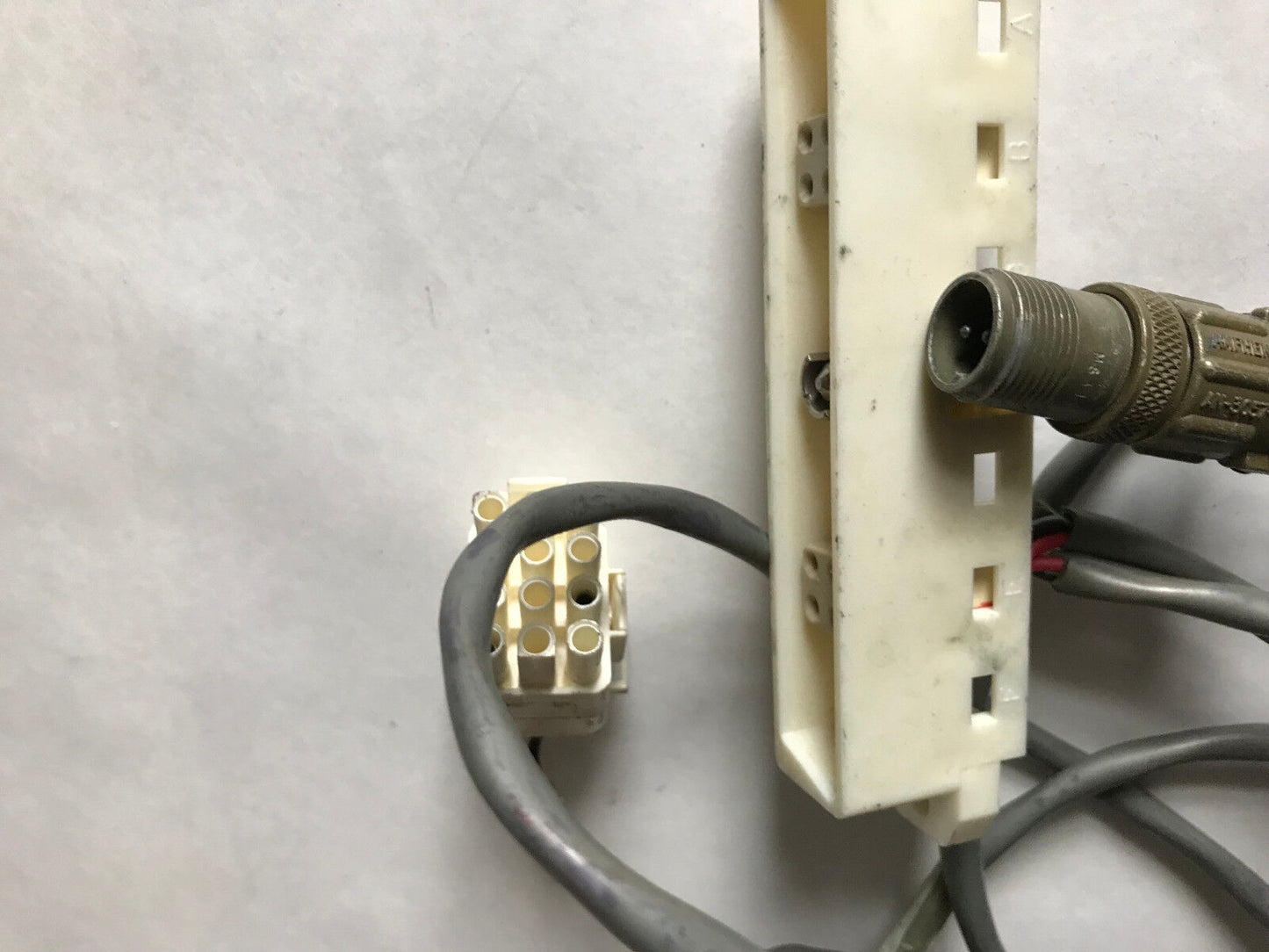 Pyle-National Bkw Amphenol An-3057-4  Ms3101a-10Sl-4P,Bks Amphenol An-3057-4,Su
