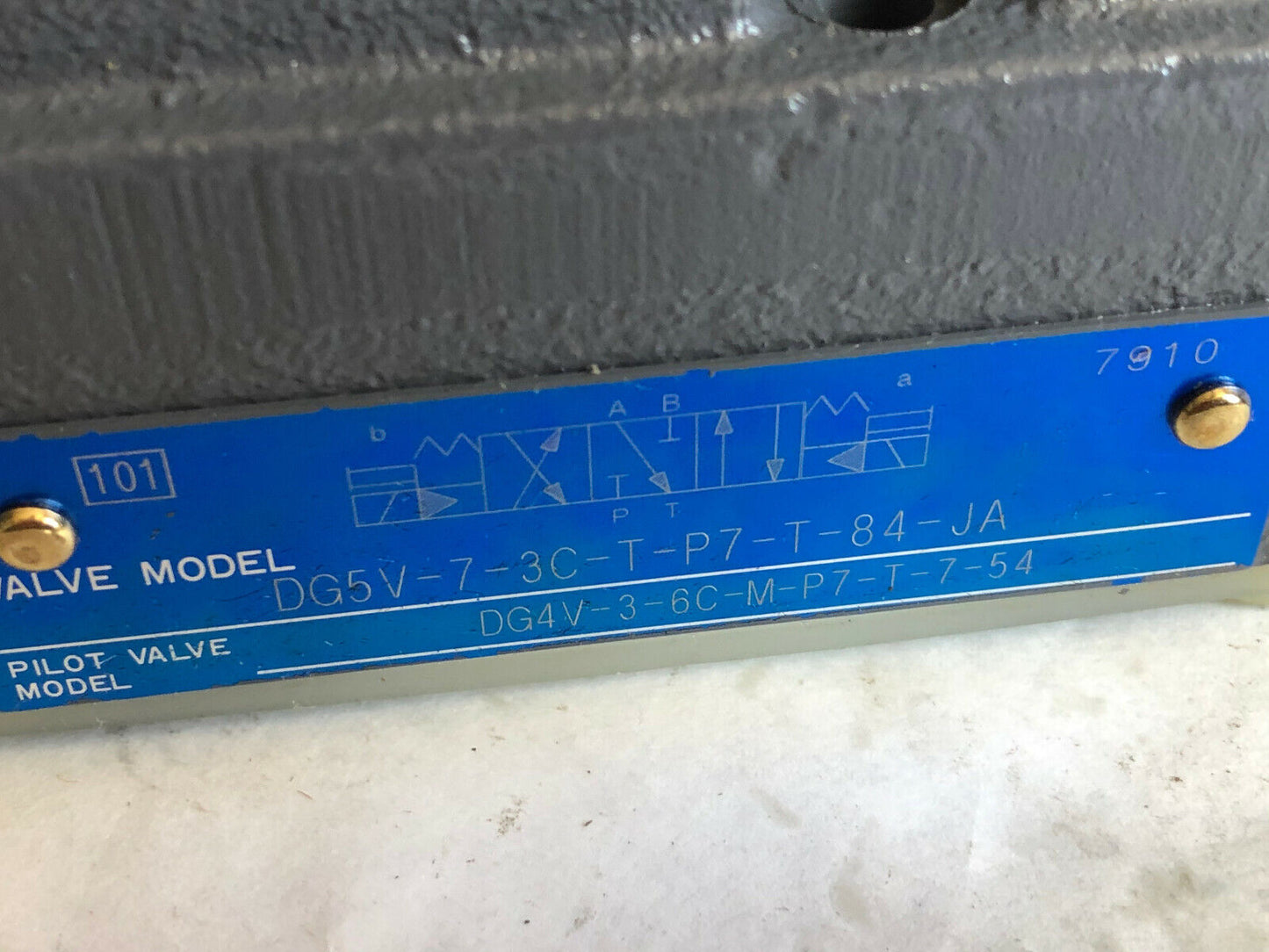 Tokimec Dg5v-7-3C-T-P7-T-84-Ja,0921 Solenoid Pilot Operated Directional Valve,Ae