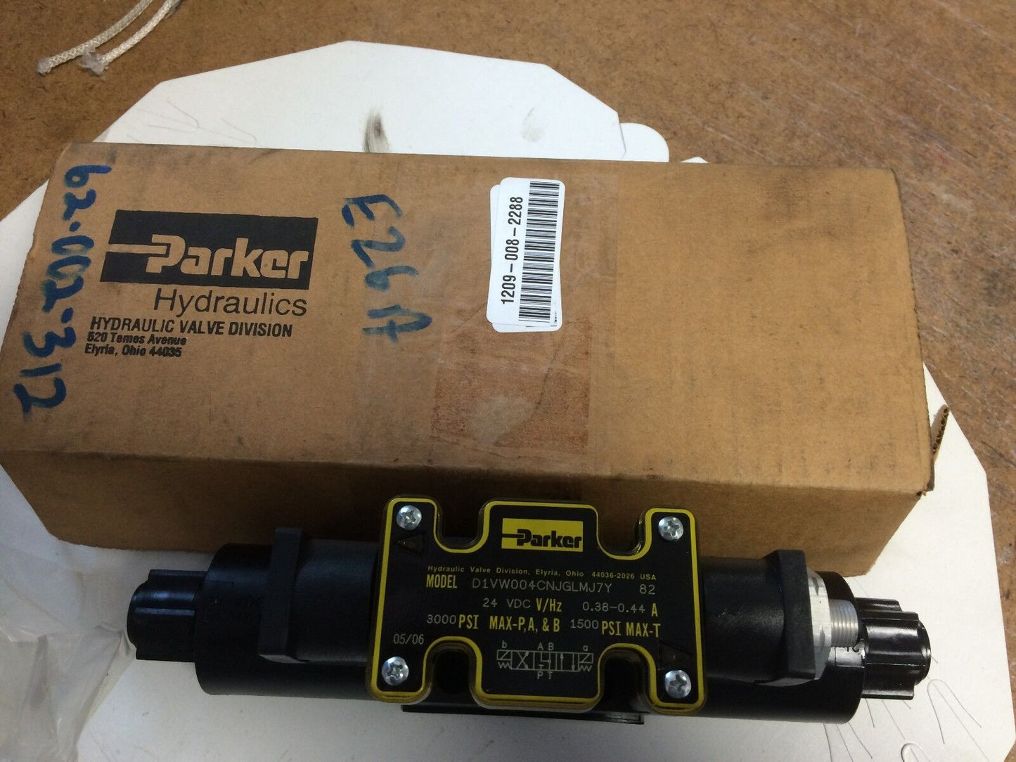 Parker D1vw004cnjglmj7y 82 Hydraulic Solenoid Valve,D1vw004cnj 24Vdc,3000-Psi,Su