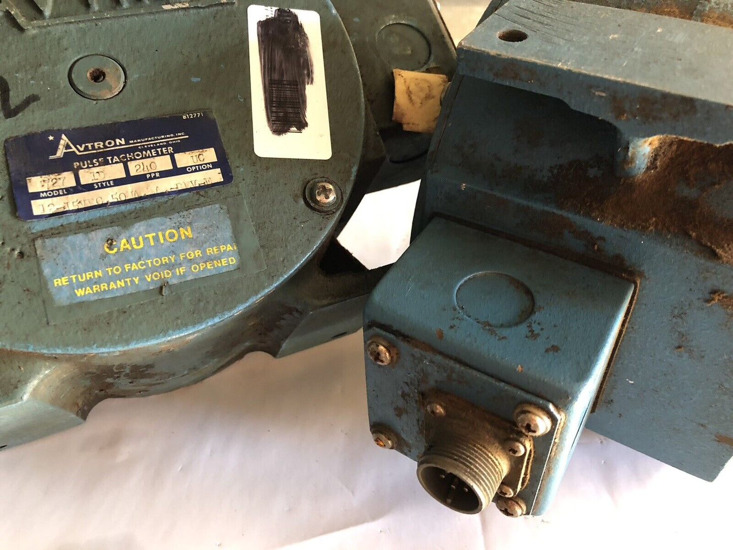Lot 2 Avtron  M727, 1D Pulse Tachometer 240 Ppr M727-Id-240-Uc 12-15Vtc,50W,Cd