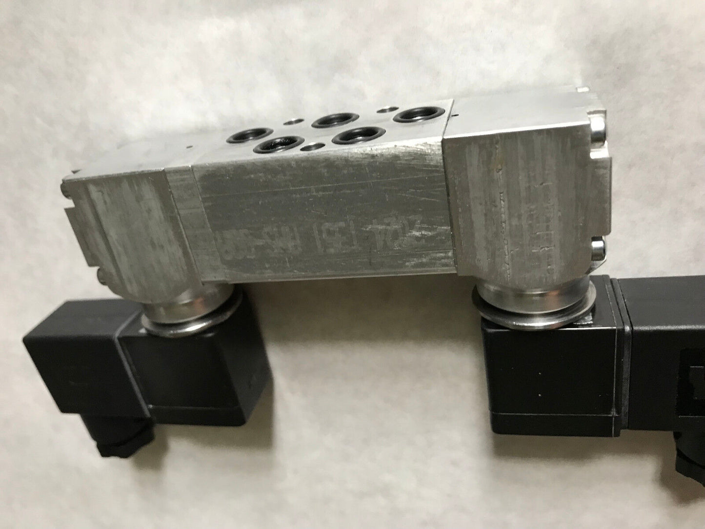 Versa Kxx-4333-Hc-3-D024 4Way Pneumatic Directional Valve Kxx-4333-Hc-3-D 024,Tn