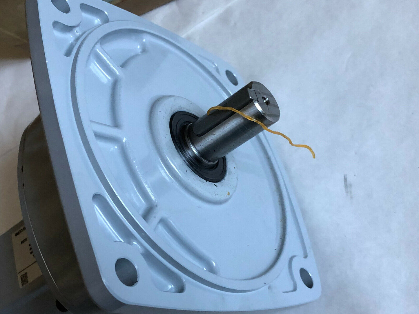 New Ctr Gfm-22-750-T25 3 Phase Induction Motor,25W 4P Ratio 750:1 Ratio,4P,Ek