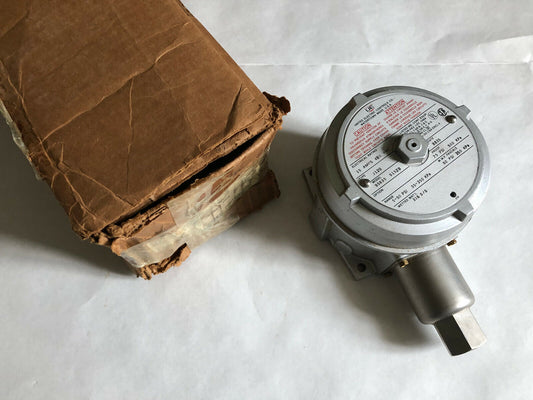 3/4" United Electric 95835 S152b,1/50# Spdt Xprf # Sw;Ss Bellow,J120 Valve,Cg