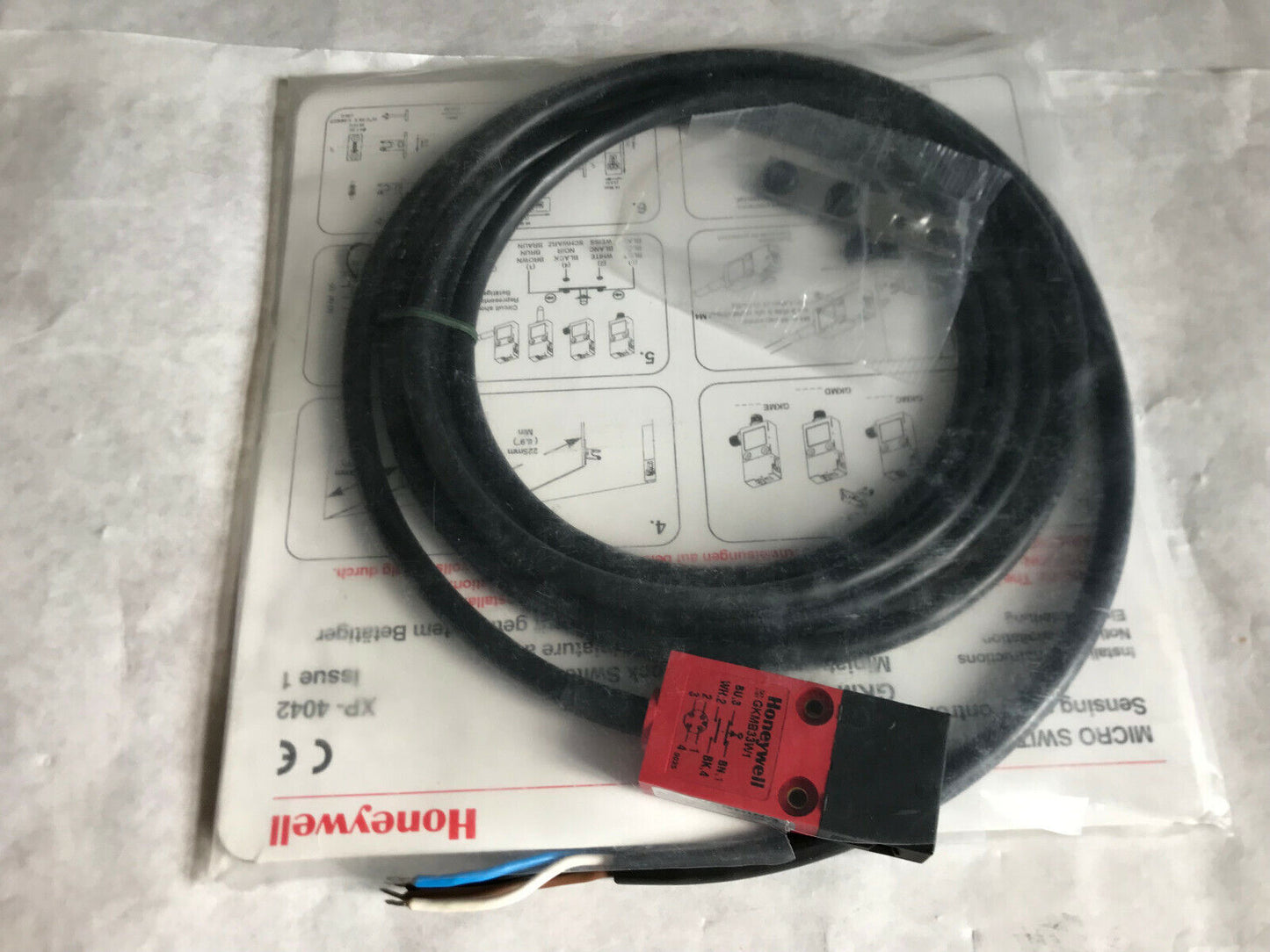New Honeywell Gkmb33w1 Xp-4042, Miniature Safety Interlocking Switch 120-240V,Sg