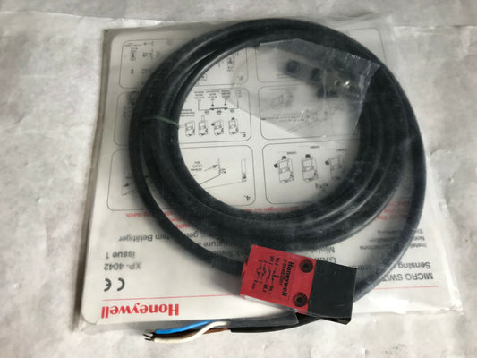 New Honeywell Gkmb33w1 Xp-4042, Miniature Safety Interlocking Switch 120-240V,Sg