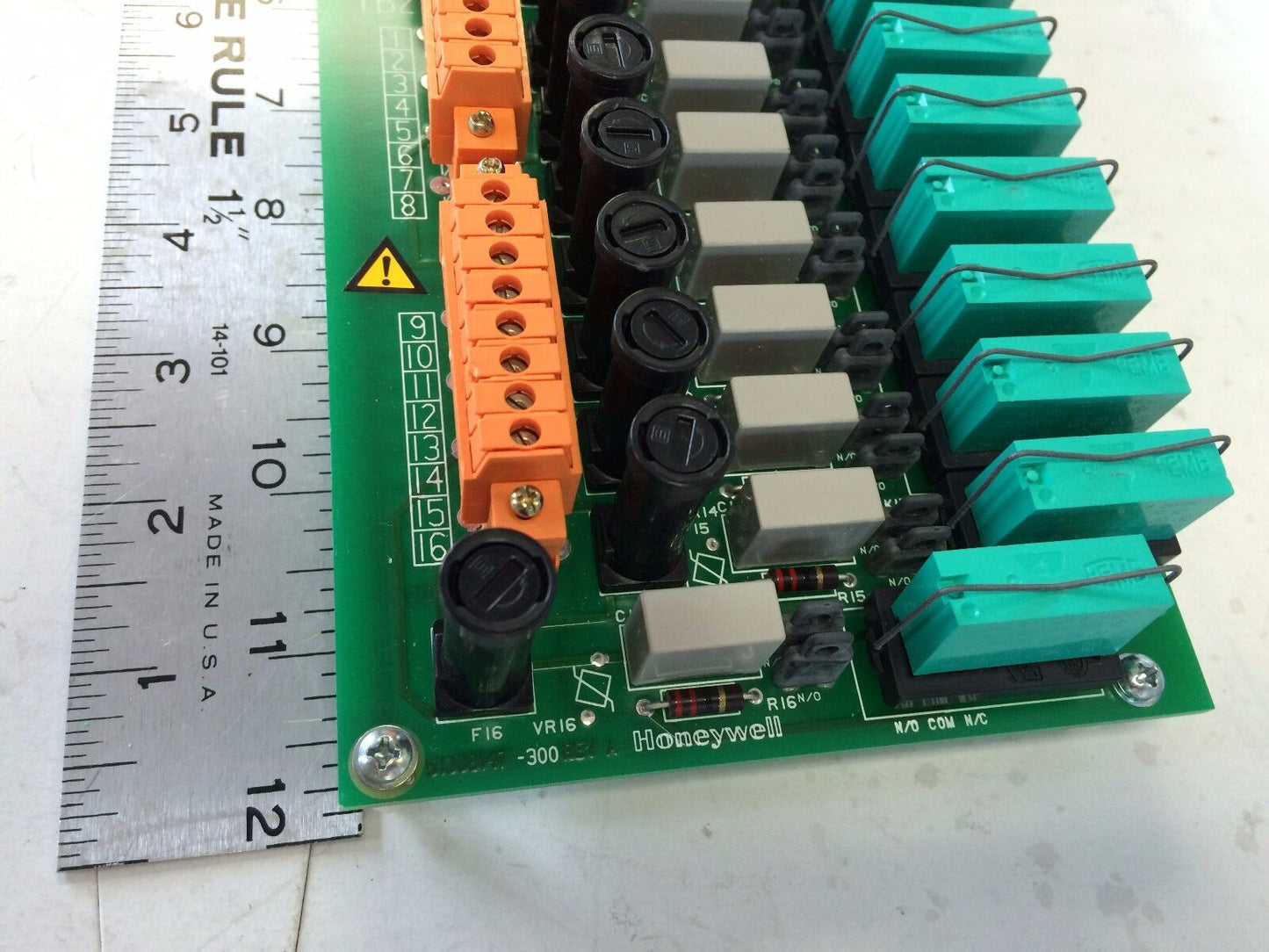 New Honeywell  51309148-125 Output Module 120Vac Relay Mu-Tdor12,Cu