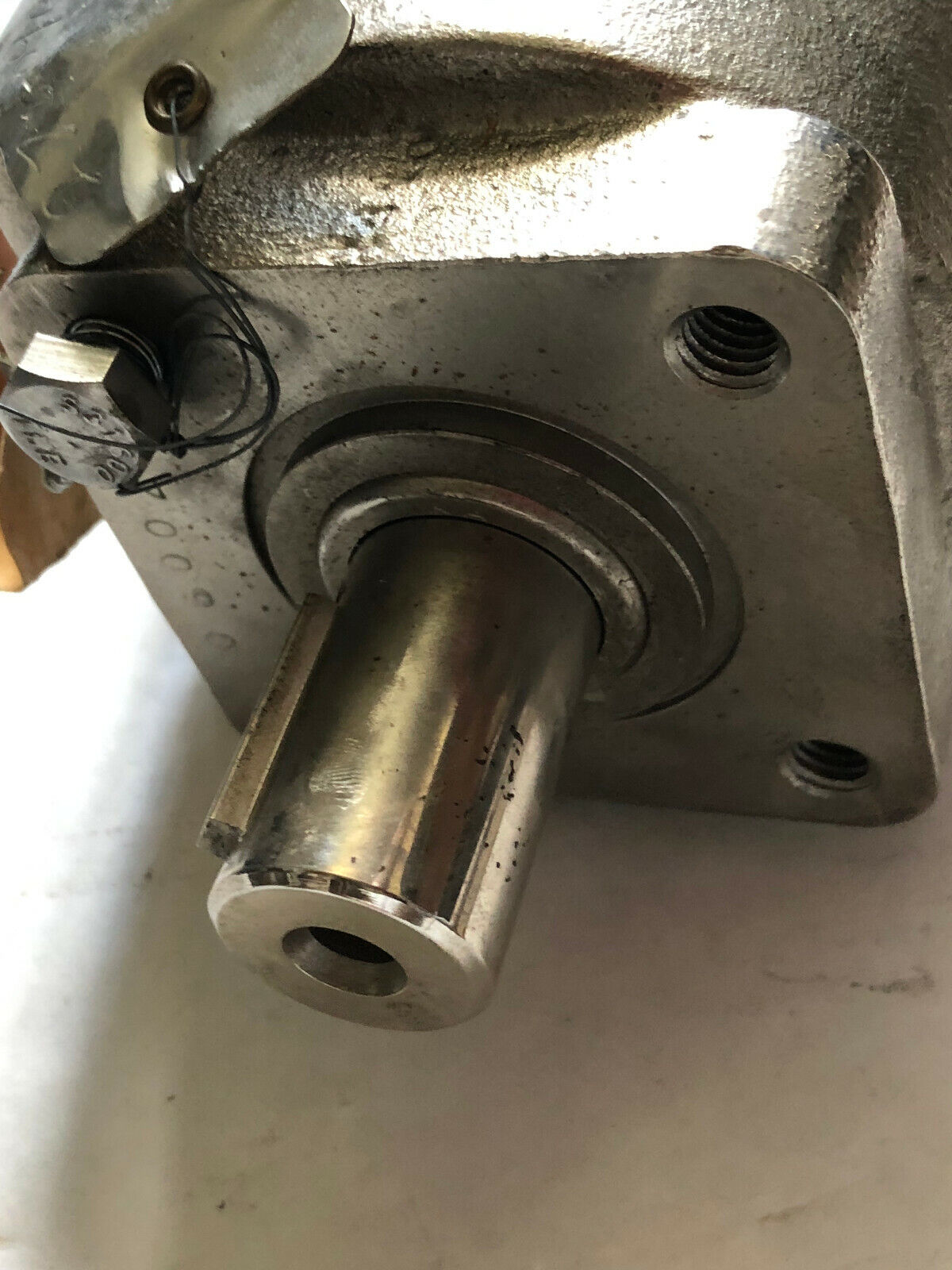 White Rgo13999,276090,276090/131/0Zaaaa,Rg013999,At1,8130,At2 Hydraulic Motor,Cl