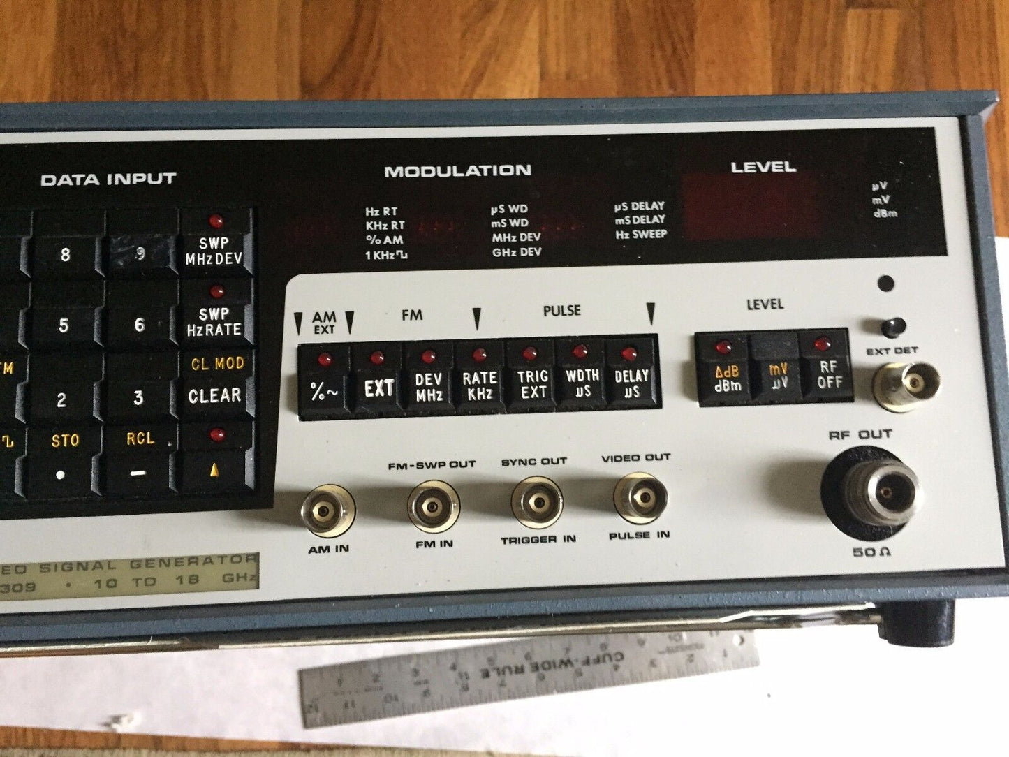 Rhode & Schwarz 309,Synthersized Signal Generator 309,Polarad,Bg